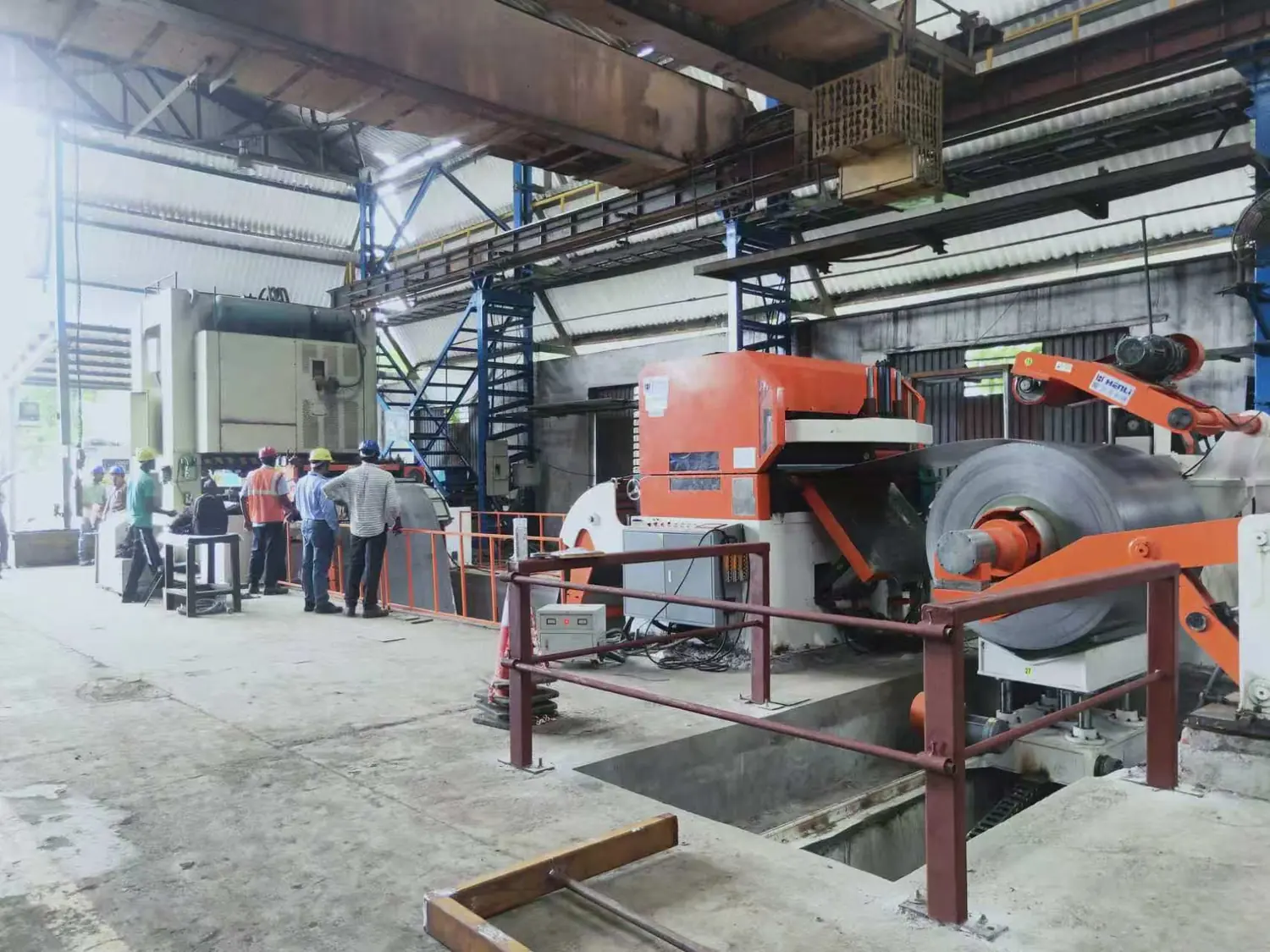 Proyecto HENLI en India para corte de discos de aluminio
