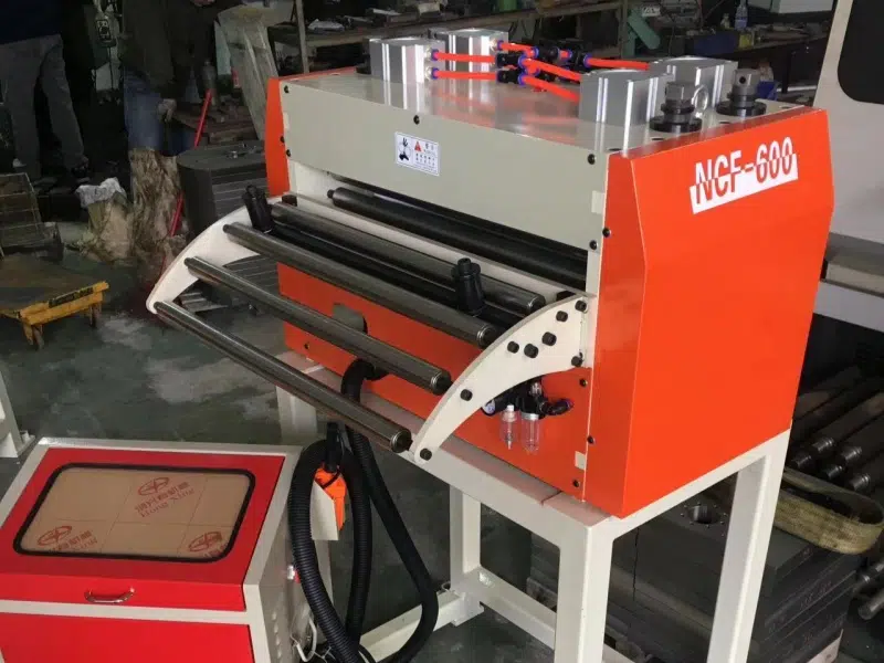 Alimentador servo NC de serie reforzada con dos rodillos superiores y dos inferiores