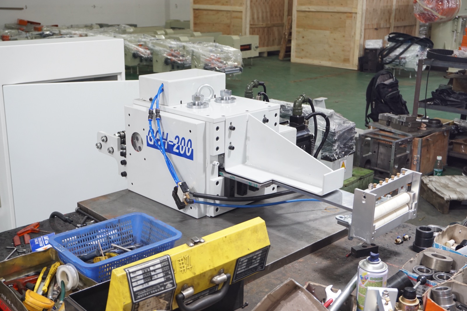 Alimentador doble servo GCH HENLI para línea de laminación de motor