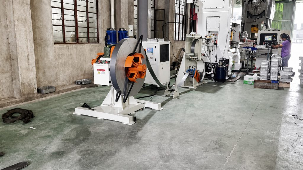 Lado de ajuste del alimentador de pinza HG HENLI