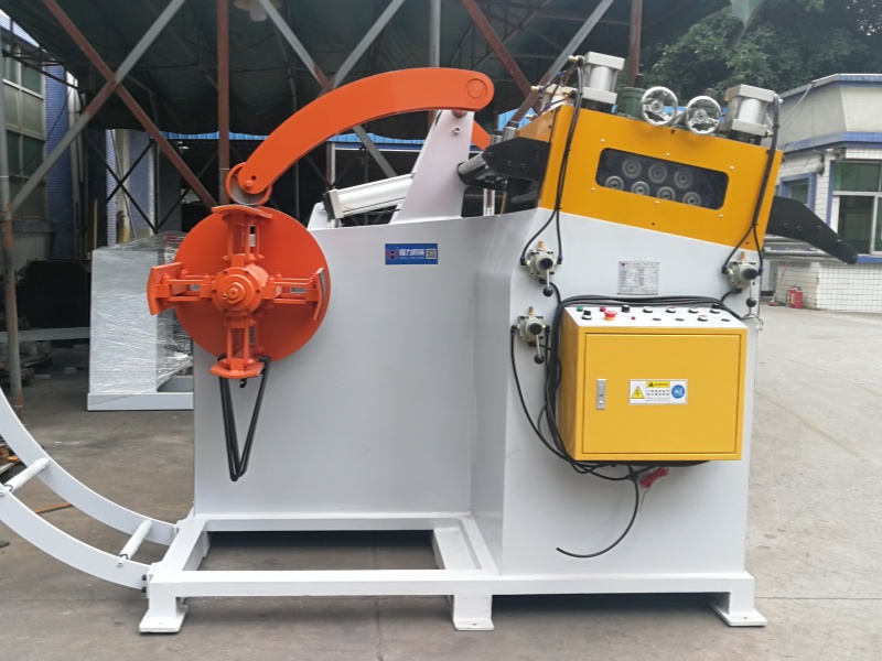 Desbobinador enderezador UL-C 2 en 1 HENLI para material medio y grueso