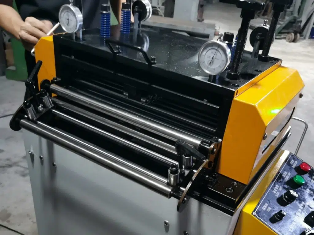 Niveladora de precisión para lámina y bobina: sistema de lubricación, vista 10
