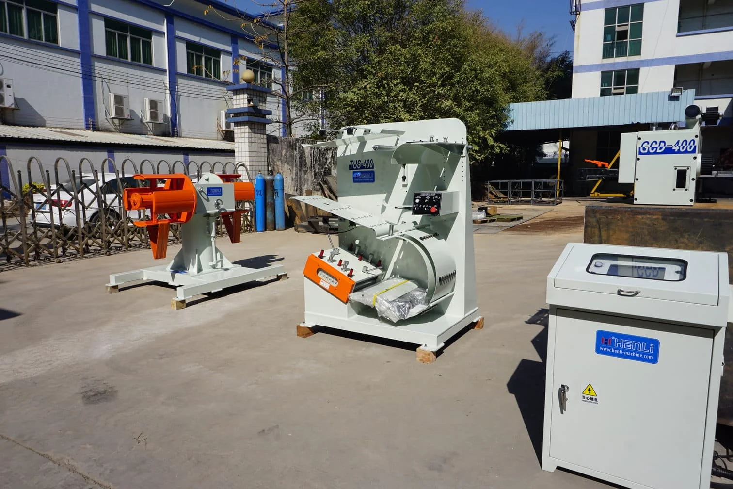 Línea GCD 400 de servo simple en producción
